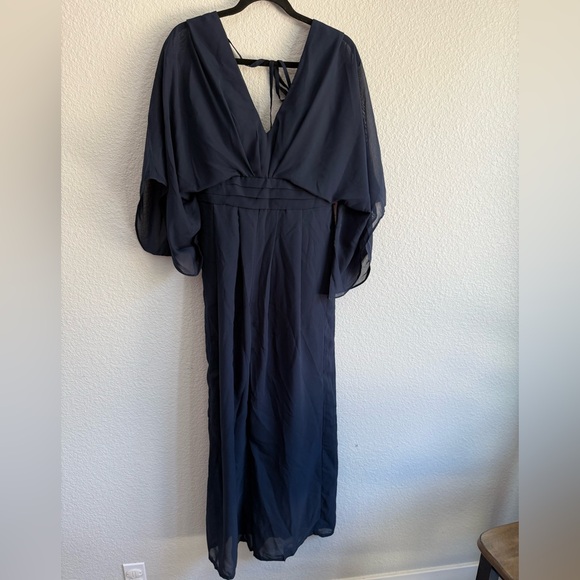 Women’s size 8 Elegant Navy Blue flowing jumpsuit - Picture 1 of 9